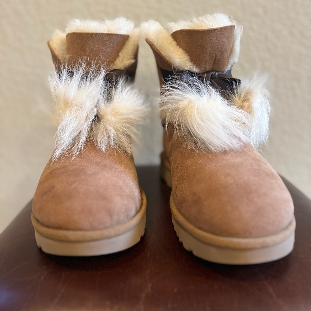 UGG Women’s Gita Sheepskin & Fur Pom-Pom Chestnut Boots - Size 8